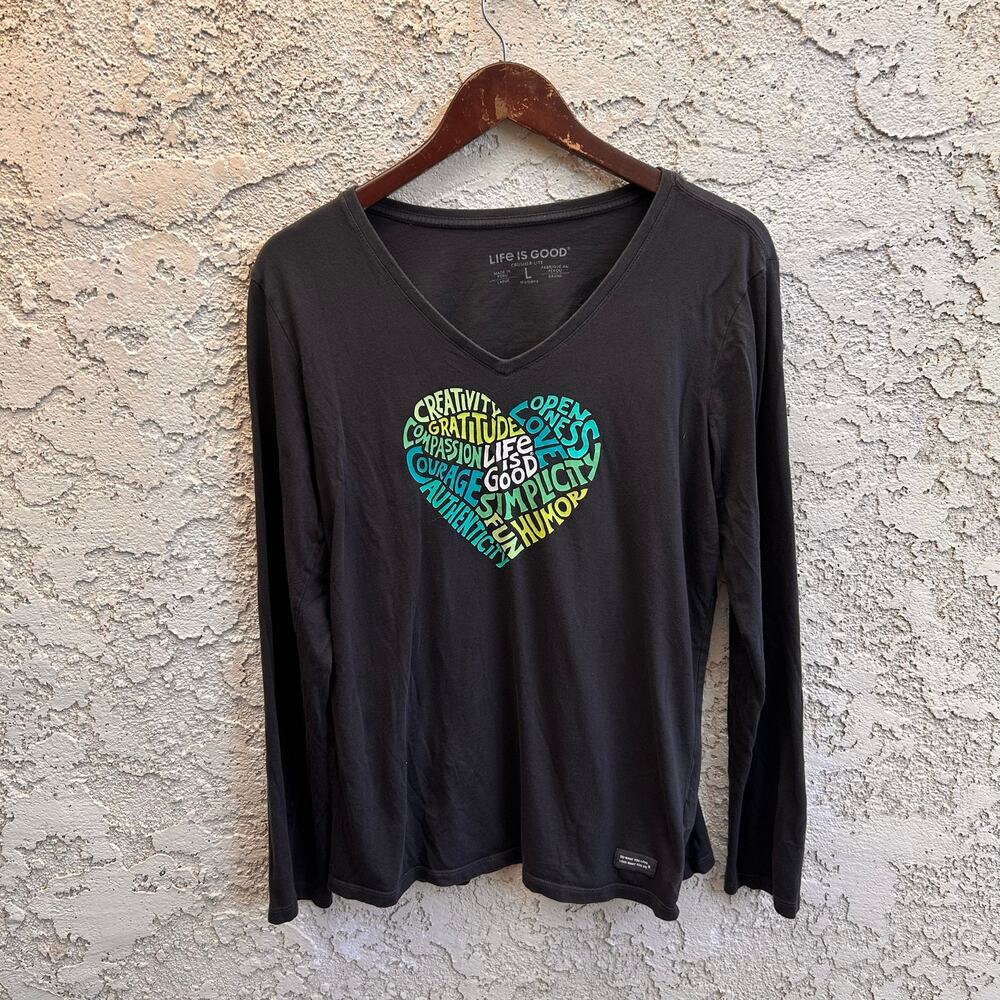 Life Is Good Crusher-Lite Heart Graphic Long Sleeve V-Neck Tee Gray Large